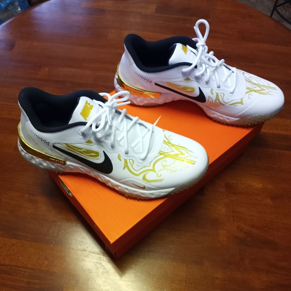 NIKE ALPHA HUARACHE ELITE 3 TURF PRM